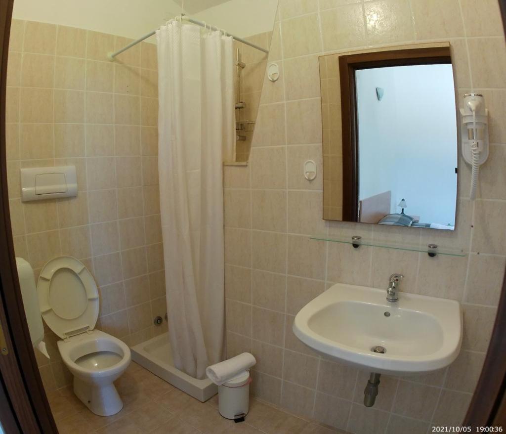 Terrae Eremis: Ristorante, Bar, B&B Roccamorice Zewnętrze zdjęcie